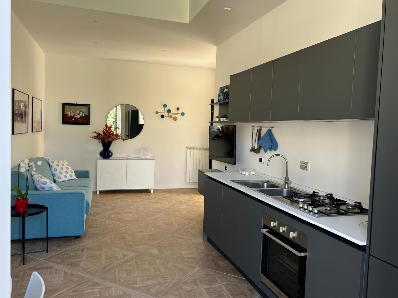 Centrantico - S. Chiara View Apartment Наполи Екстериор снимка
