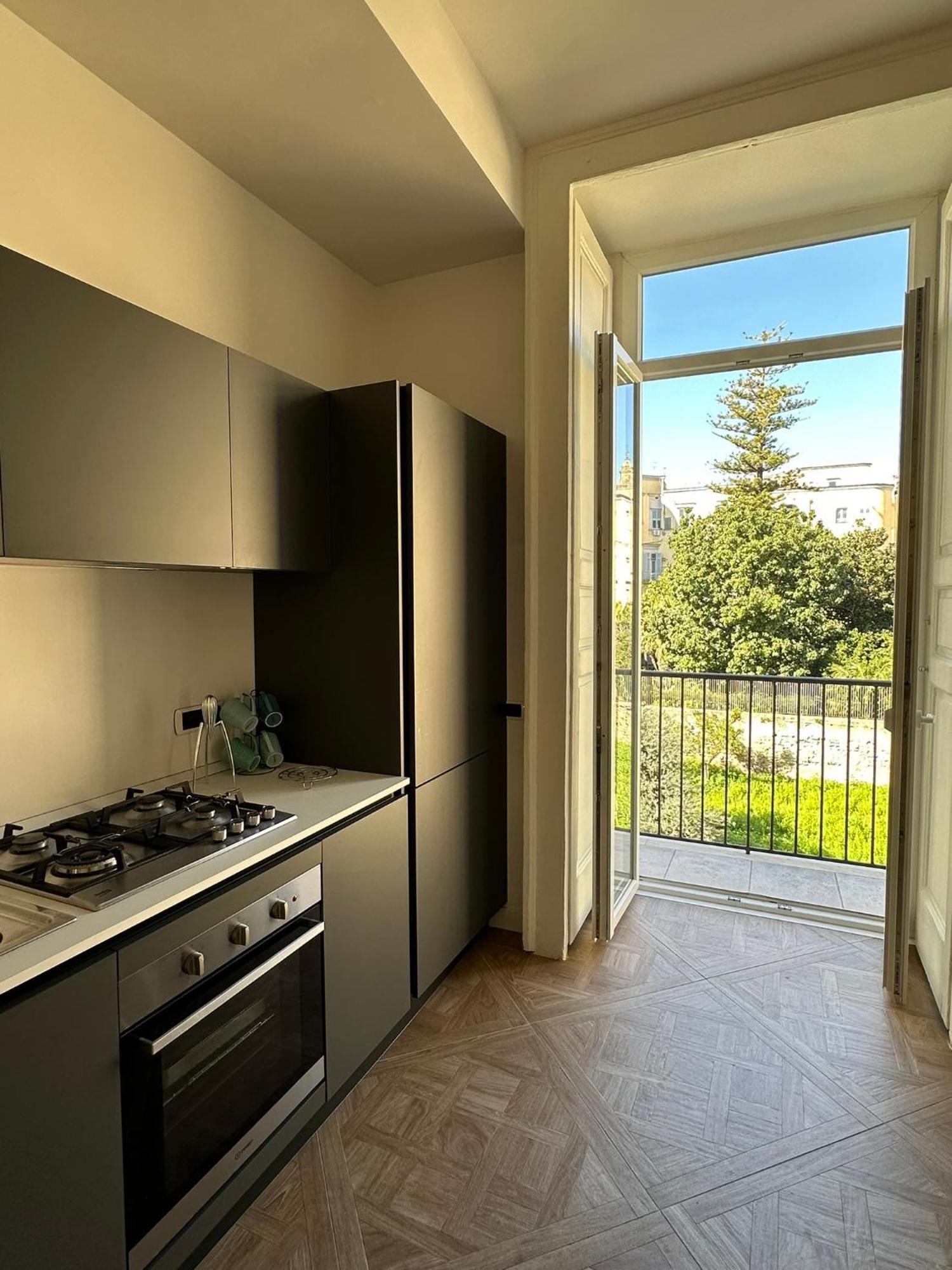 Centrantico - S. Chiara View Apartment Наполи Екстериор снимка