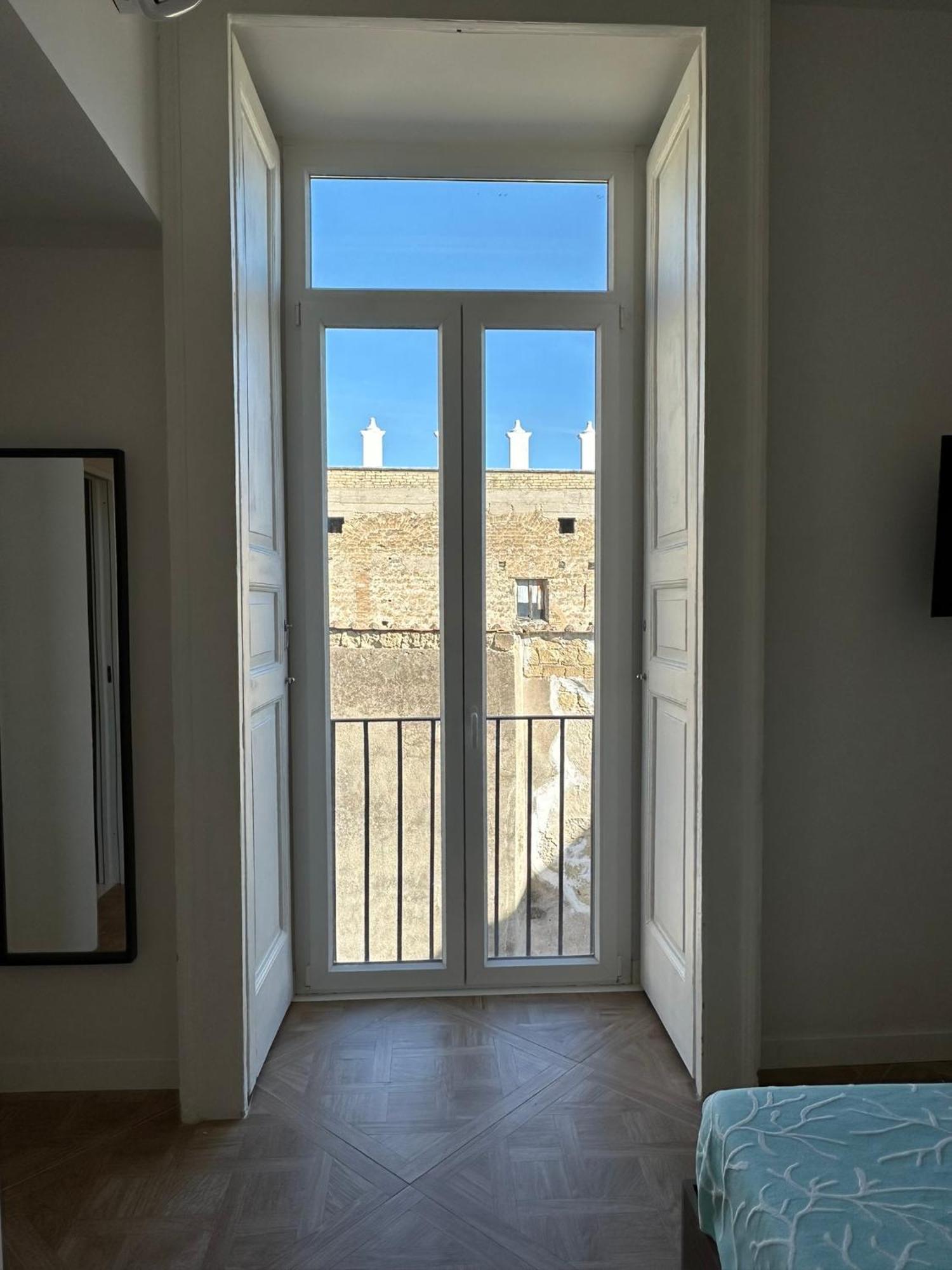 Centrantico - S. Chiara View Apartment Наполи Екстериор снимка